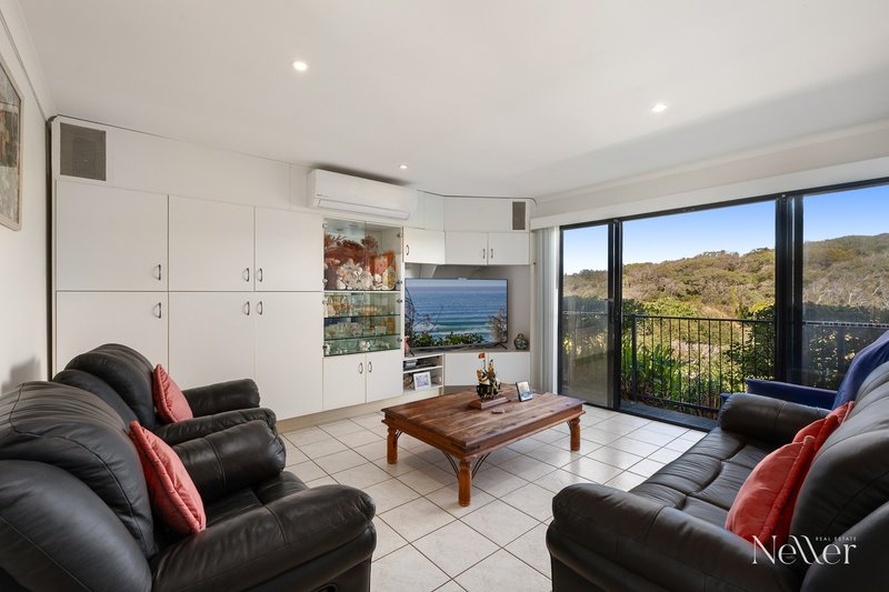 Photo - 13 Wavecrest Drive, Castaways Beach QLD 4567 - Image 11