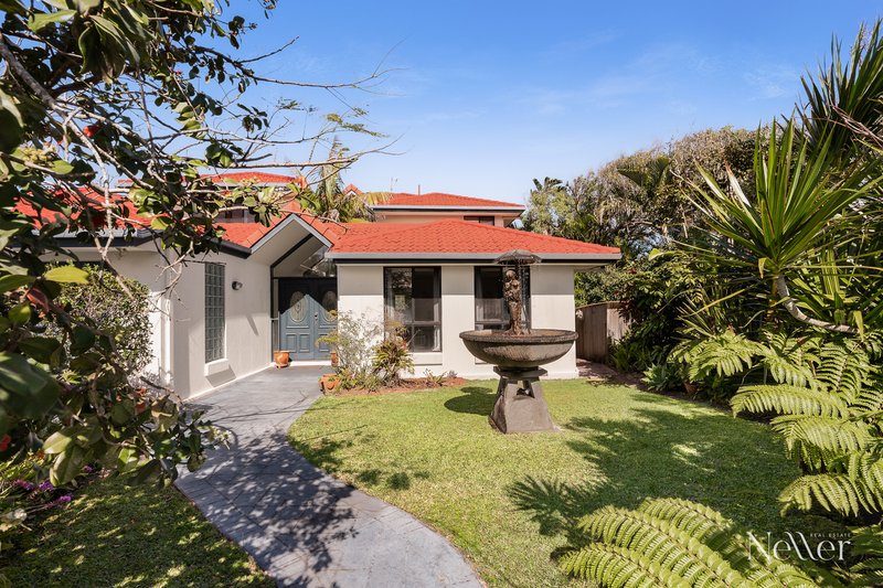 Photo - 13 Wavecrest Drive, Castaways Beach QLD 4567 - Image 23