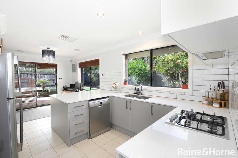 Photo - 13 Weir Court, Roxburgh Park VIC 3064 - Image 4