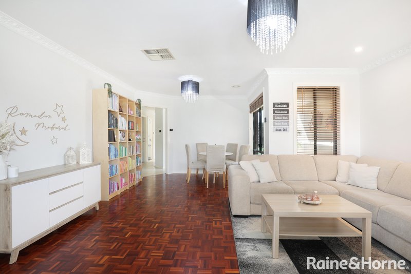 Photo - 13 Weir Court, Roxburgh Park VIC 3064 - Image 6