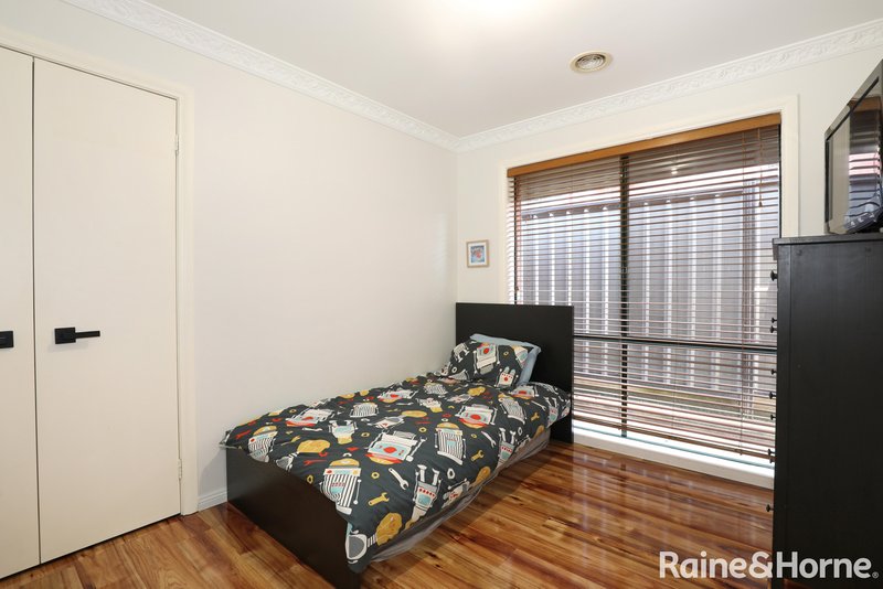 Photo - 13 Weir Court, Roxburgh Park VIC 3064 - Image 11