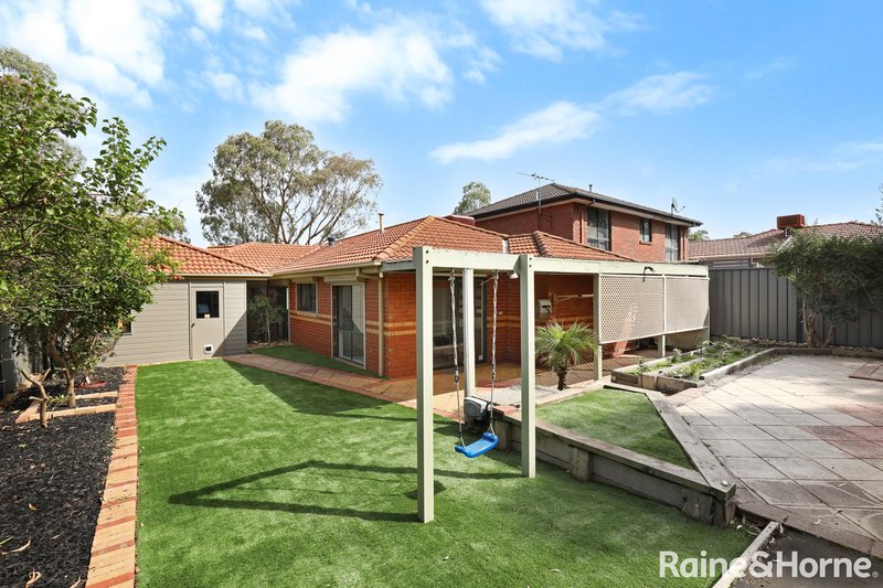 Photo - 13 Weir Court, Roxburgh Park VIC 3064 - Image 14