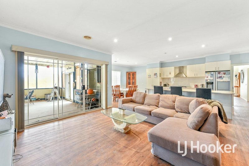 Photo - 13 Wellwood Road, Drouin VIC 3818 - Image 4