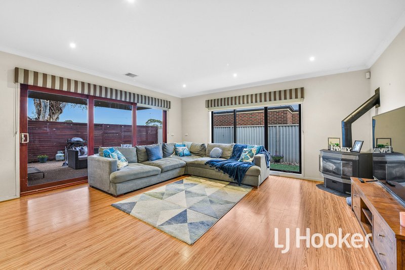 Photo - 13 Wembley Circuit, Pakenham VIC 3810 - Image 5