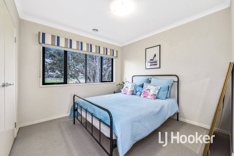 Photo - 13 Wembley Circuit, Pakenham VIC 3810 - Image 12