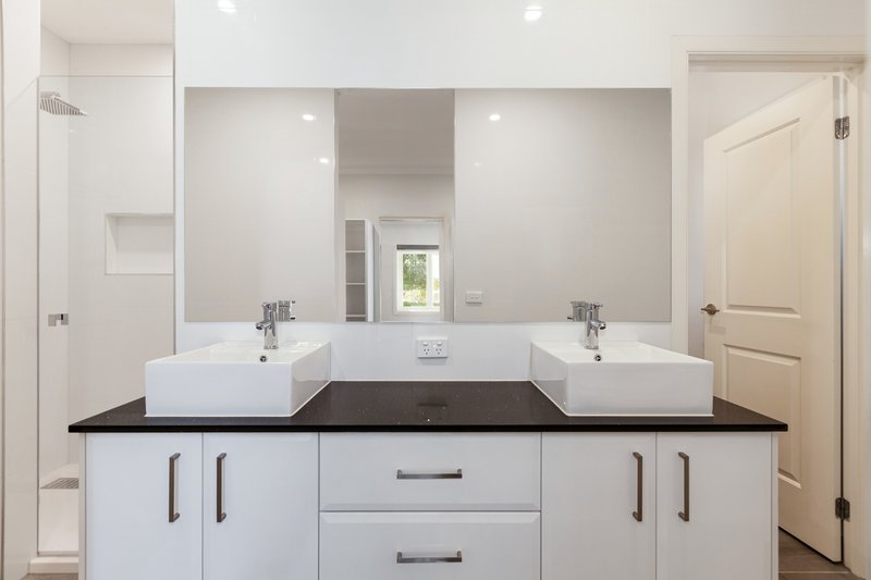 Photo - 13 Westwood Road, Kilmore VIC 3764 - Image 3