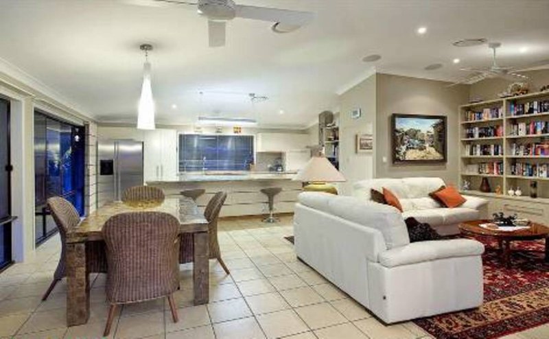 Photo - 13 Whipbird Court, Cashmere QLD 4500 - Image 6