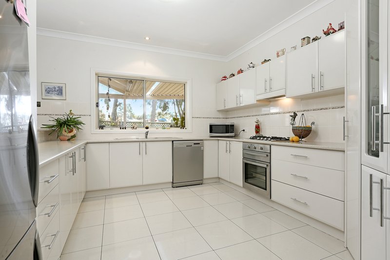 Photo - 13 Whitely Place, Kanahooka NSW 2530 - Image 5