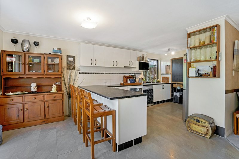 Photo - 13 Whitian Drive, Carrara QLD 4211 - Image 9