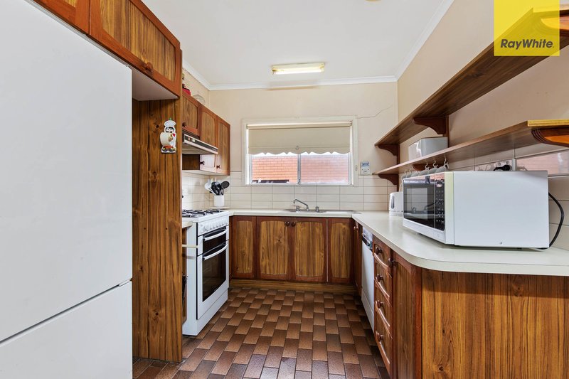 Photo - 13 Willow Avenue, St Albans VIC 3021 - Image 5