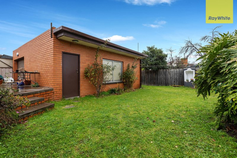 Photo - 13 Willow Avenue, St Albans VIC 3021 - Image 8