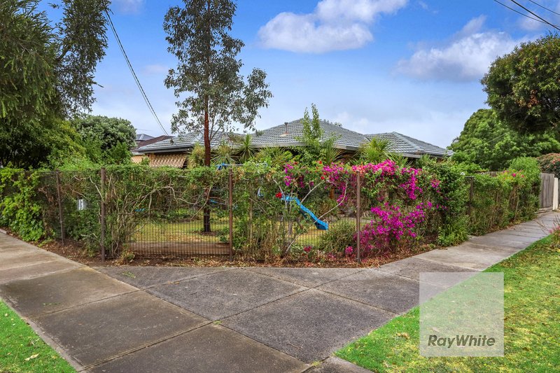 13 Windermere Crescent, Gladstone Park VIC 3043