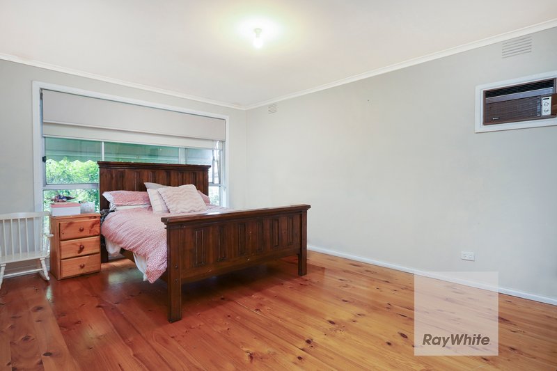 Photo - 13 Windermere Crescent, Gladstone Park VIC 3043 - Image 10