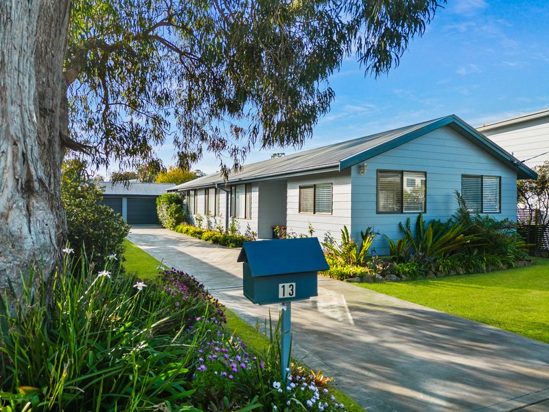 13 Windsor Road, Berkeley Vale NSW 2261