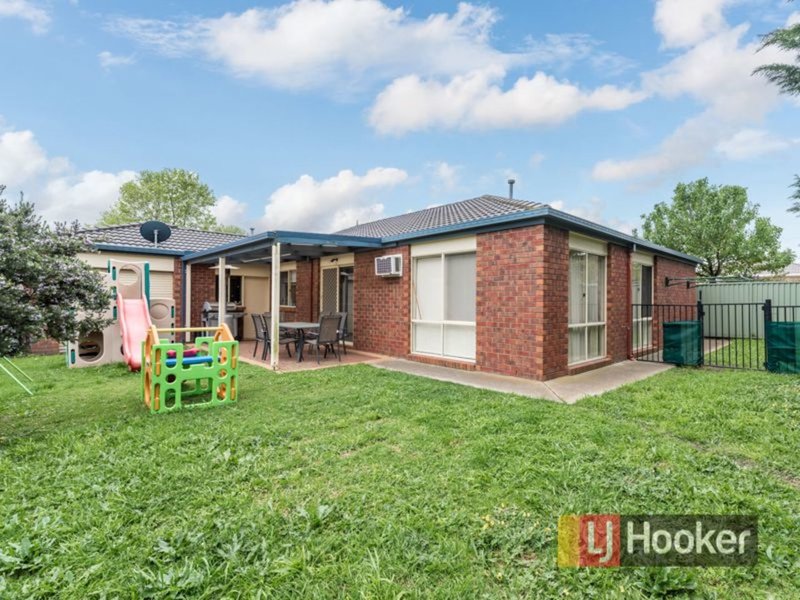 Photo - 13 Woodchase Court, Cranbourne East VIC 3977 - Image 7