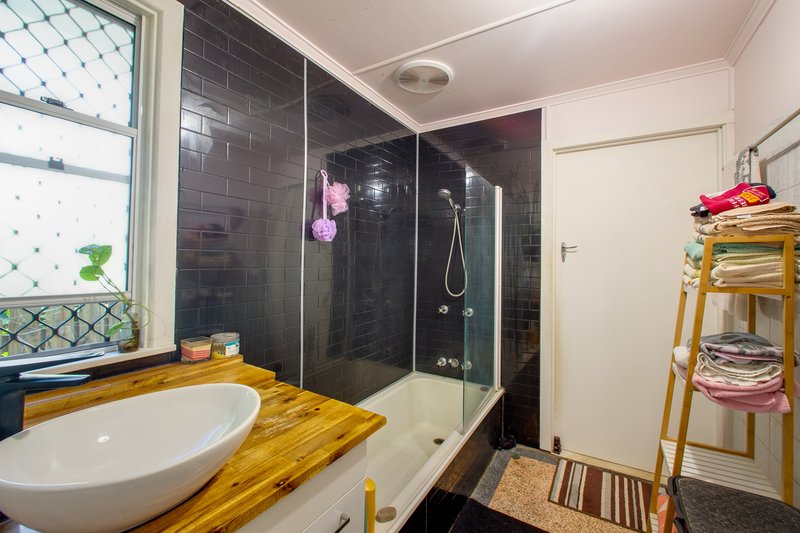 Photo - 13 Woodgate Street, Churchill QLD 4305 - Image 14