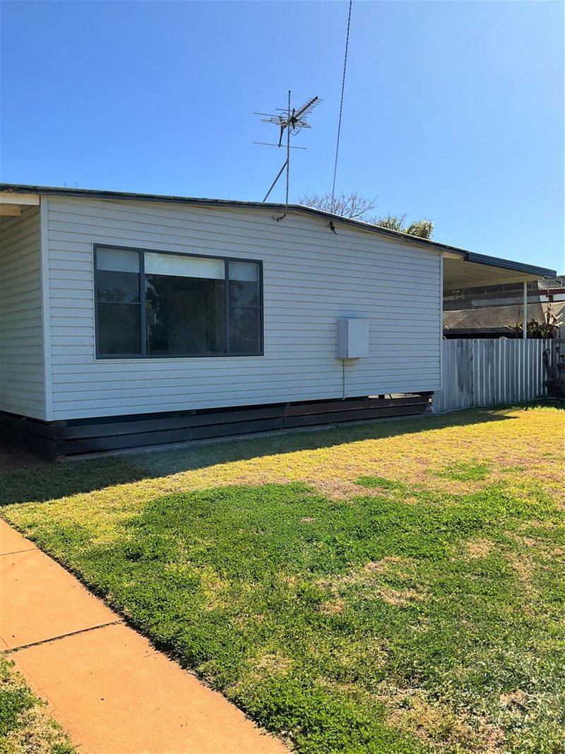 13 Woodiwiss Avenue, Cobar NSW 2835