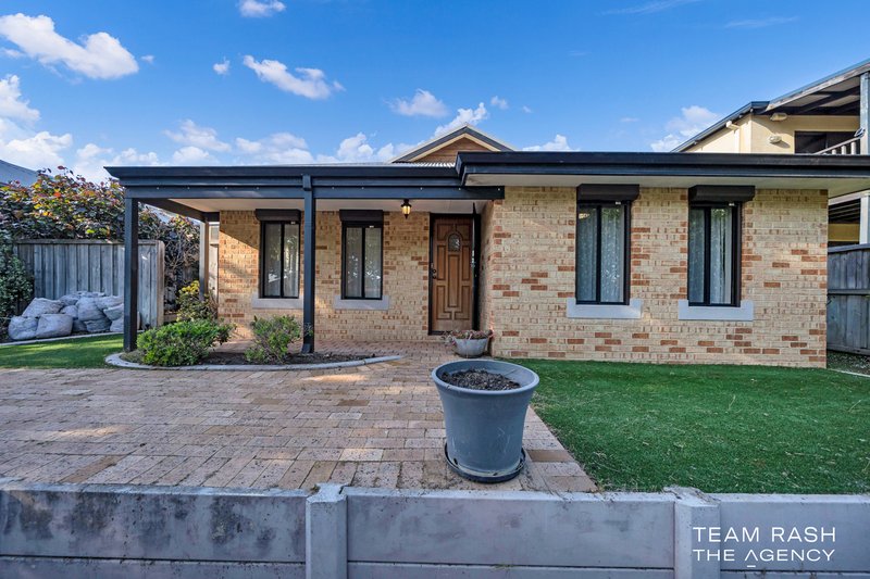 Photo - 13 Woodlake Boulevard, Ellenbrook WA 6069 - Image 5