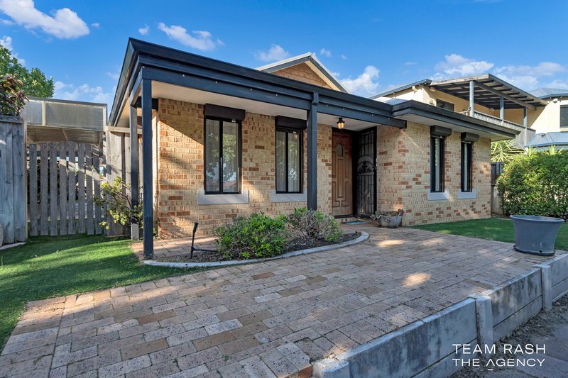 Photo - 13 Woodlake Boulevard, Ellenbrook WA 6069 - Image 6