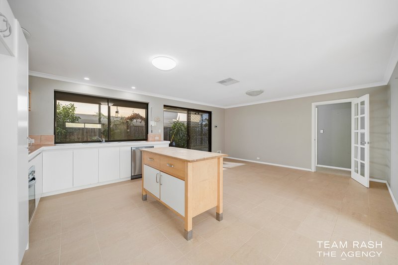 Photo - 13 Woodlake Boulevard, Ellenbrook WA 6069 - Image 15