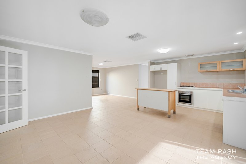 Photo - 13 Woodlake Boulevard, Ellenbrook WA 6069 - Image 20