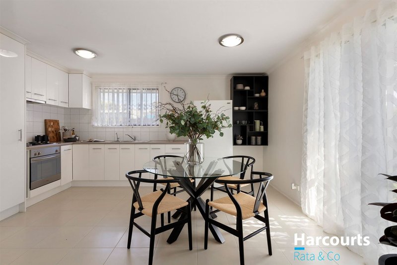 Photo - 13 Woodlands Place, Lalor VIC 3075 - Image 4