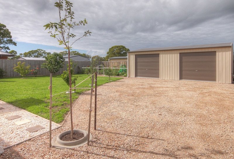 Photo - 13 Woodman Rd , Eagle Point VIC 3878 - Image 2