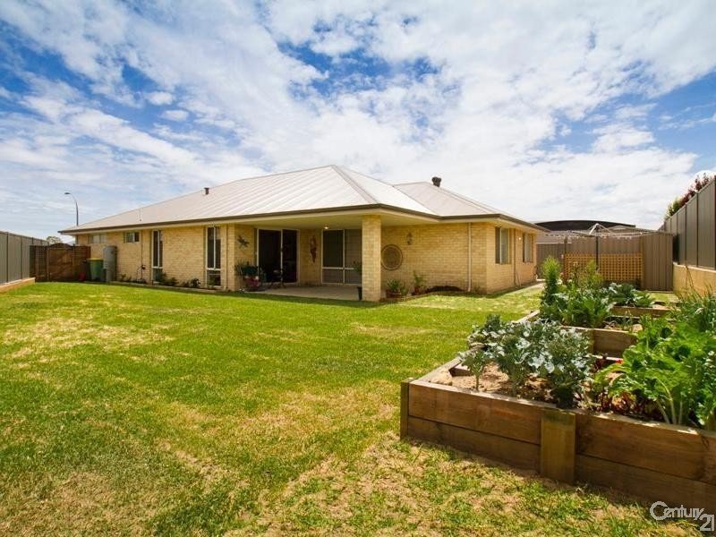 Photo - 13 Woolandra Drive, Byford WA 6122 - Image 4