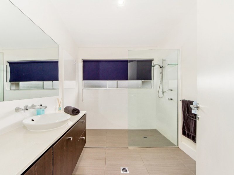 Photo - 13 Worchester Terrace, Reedy Creek QLD 4227 - Image 15