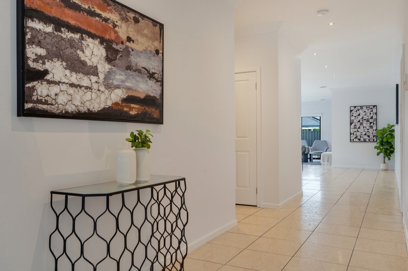 Photo - 13 Wyperfeld Avenue, Craigieburn VIC 3064 - Image 2