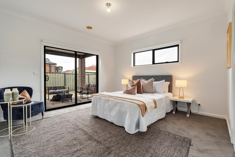 Photo - 13 Wyperfeld Avenue, Craigieburn VIC 3064 - Image 10