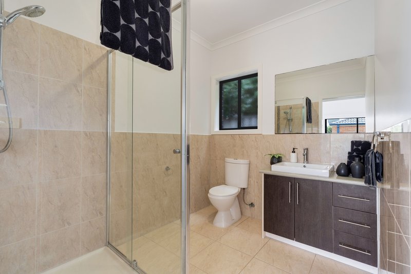 Photo - 13 Wyperfeld Avenue, Craigieburn VIC 3064 - Image 11