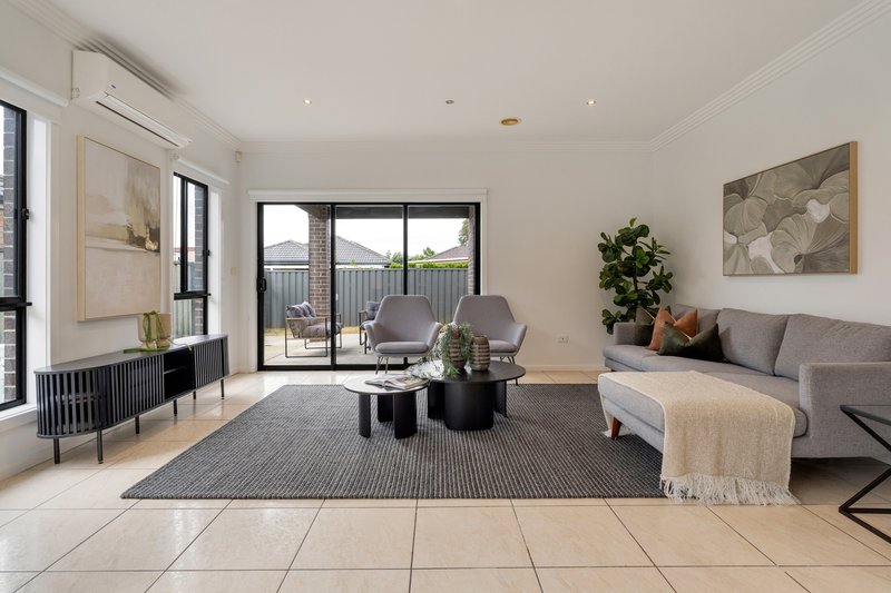 Photo - 13 Wyperfeld Avenue, Craigieburn VIC 3064 - Image 12