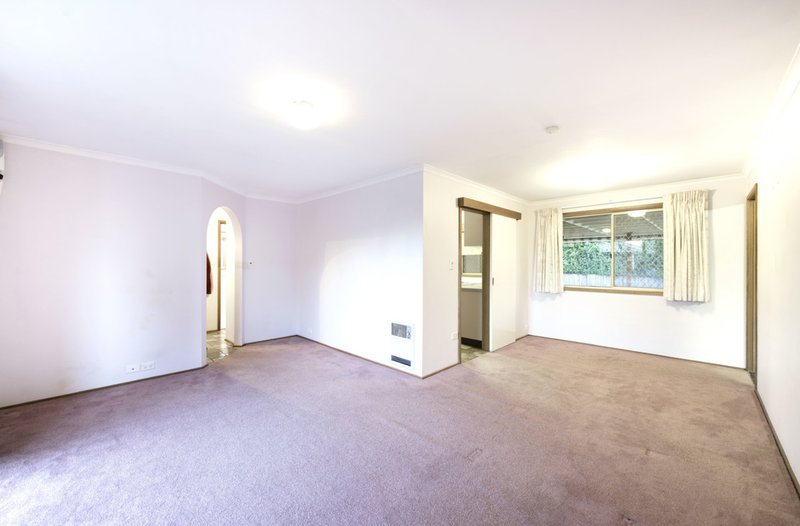 Photo - 13 Yalga Close, Palmerston ACT 2913 - Image 2