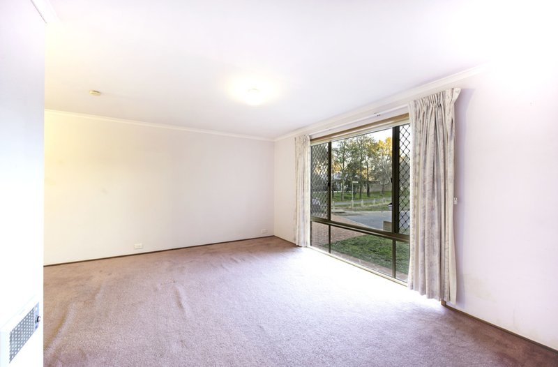 Photo - 13 Yalga Close, Palmerston ACT 2913 - Image 3