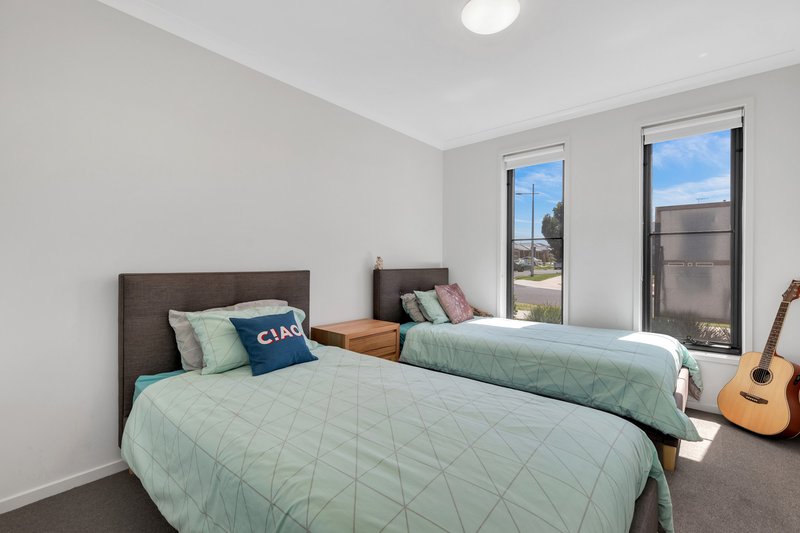 Photo - 13 Yutika Street, Werribee VIC 3030 - Image 7