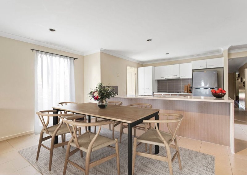 Photo - 130 Alawoona Street, Redbank Plains QLD 4301 - Image 5