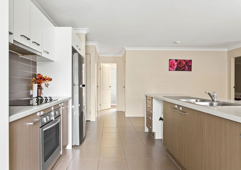 Photo - 130 Alawoona Street, Redbank Plains QLD 4301 - Image 7