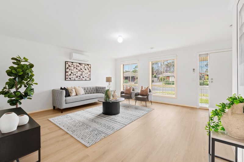 Photo - 1/30 Allwyn Cres , Mill Park VIC 3082 - Image 6