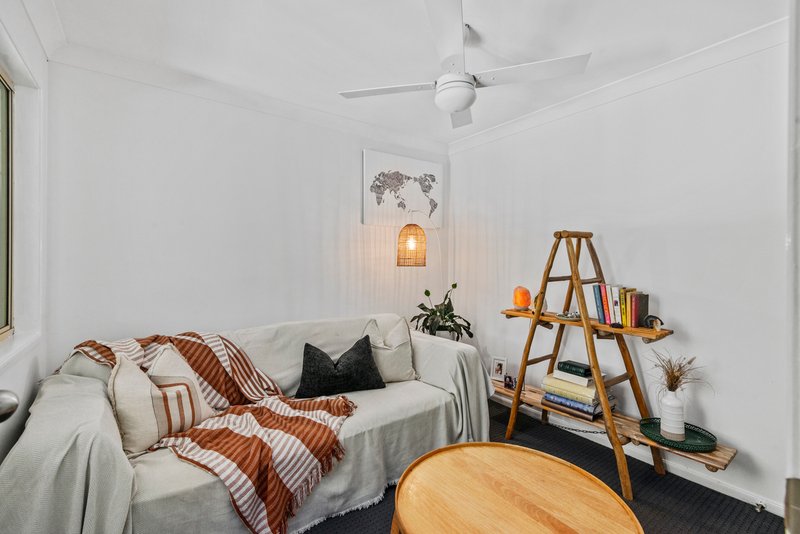 Photo - 1/30 Banksiadale Close, Elanora QLD 4221 - Image 13