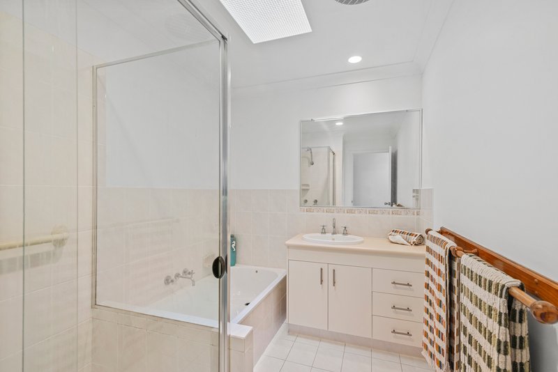 Photo - 1/30 Banksiadale Close, Elanora QLD 4221 - Image 15