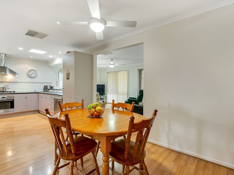 Photo - 130 Barcelona Road, Noarlunga Downs SA 5168 - Image 3