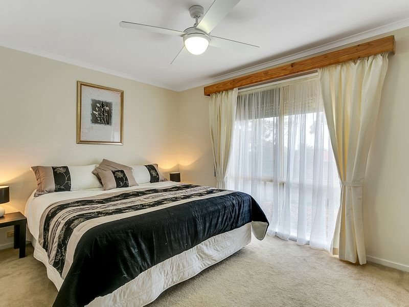 Photo - 130 Barcelona Road, Noarlunga Downs SA 5168 - Image 5