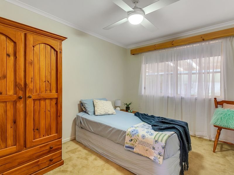 Photo - 130 Barcelona Road, Noarlunga Downs SA 5168 - Image 12