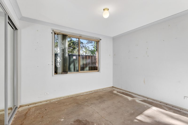 Photo - 1/30 Bensley Road, Macquarie Fields NSW 2564 - Image 9