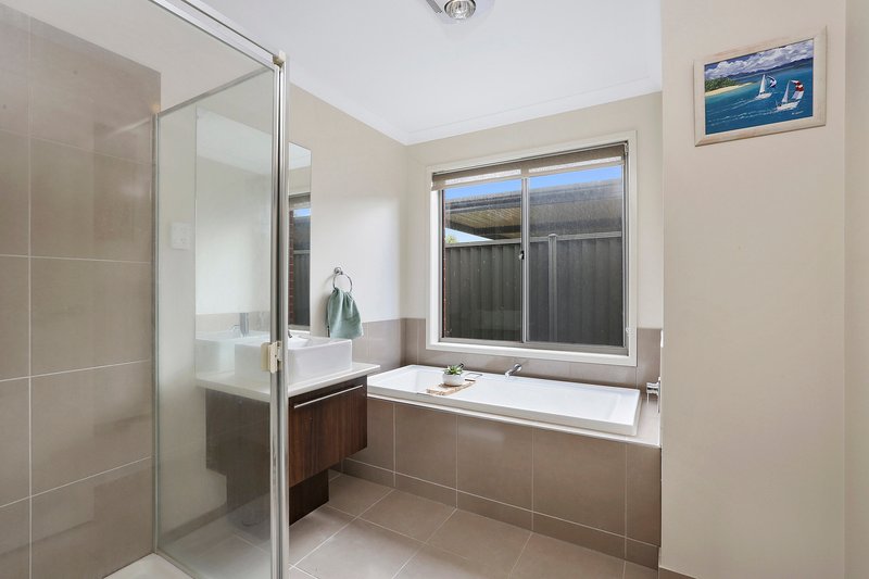 Photo - 130 Canterbury Road West , Lara VIC 3212 - Image 8