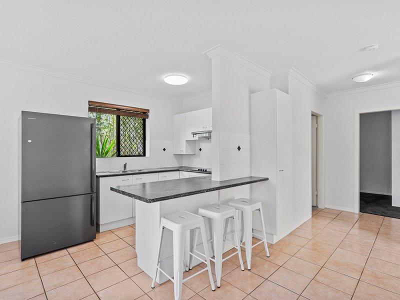 Photo - 1/30 Cavillon Street, Holland Park QLD 4121 - Image 2