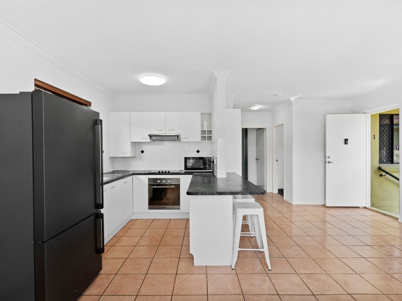 Photo - 1/30 Cavillon Street, Holland Park QLD 4121 - Image 5