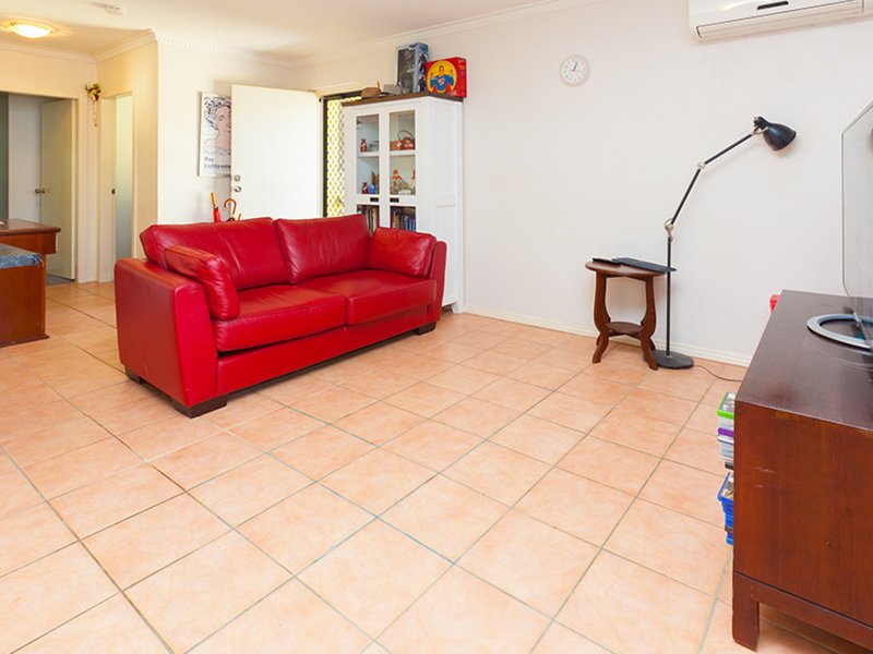 Photo - 1/30 Cavillon Street, Holland Park QLD 4121 - Image 4