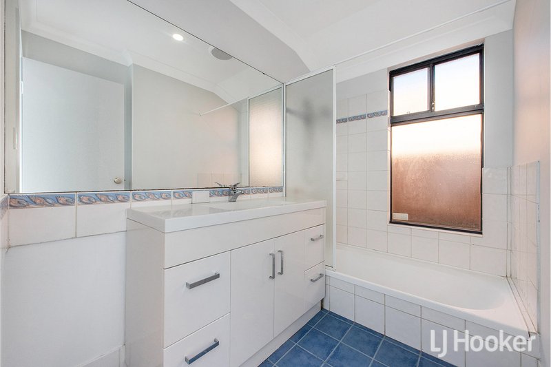 Photo - 130 Challenger Avenue, Parmelia WA 6167 - Image 11